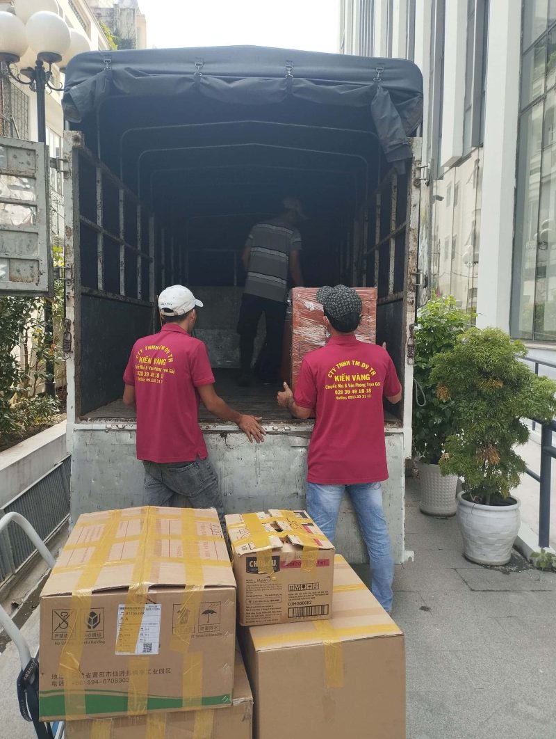 Phế Liệu Huỳnh Liên. Chuyên: Dọn kho xưởng, văn phòng miễn phí và thu mua phế liệu giá cao toàn quốc