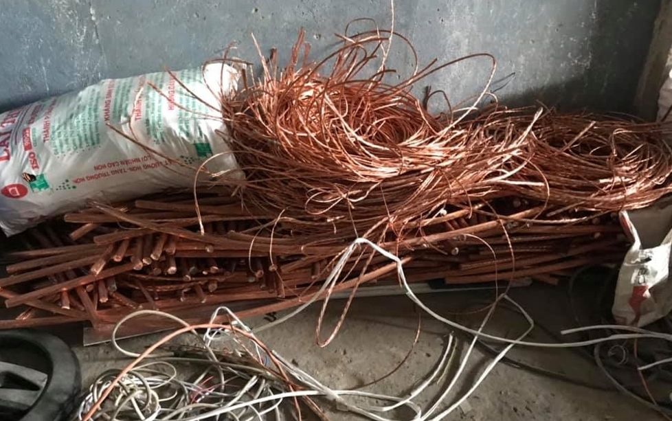 Phế Liệu Huỳnh Liên. Chuyên: Dọn kho xưởng, văn phòng miễn phí và thu mua phế liệu giá cao toàn quốc